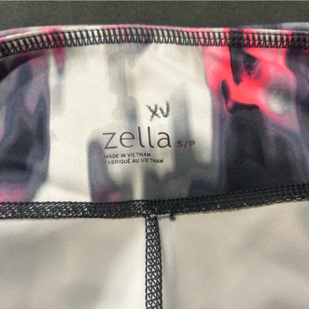 NWT Zella Leggings Grey Pink White Black Cosmos Blur Print size S NEW - Picture 4 of 4